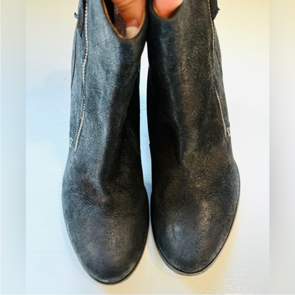 Clarks Womens Indigo Mission Alfa Black Leather Ankle Bootie 3" Heel Zipper 11 - Picture 3 of 11